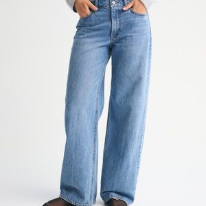 Abercrombie low rise ultra loose jean, size 28S